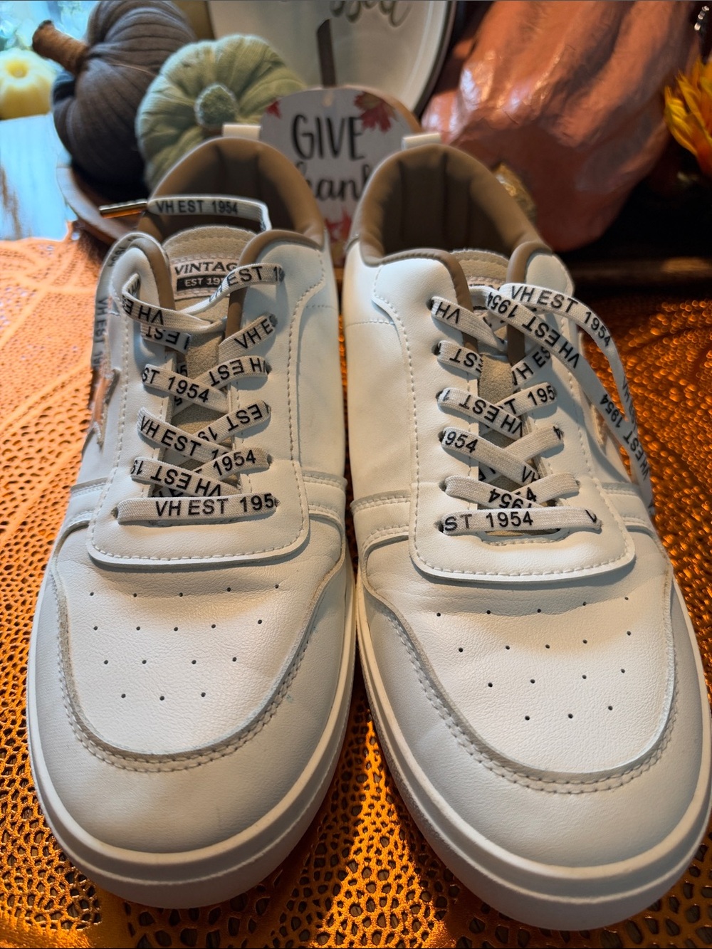 Vintage Havana Serenity Sneakers - Size 10